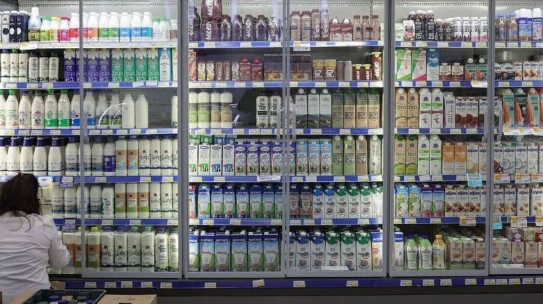 Ανατιμήσεις στα τρόφιμα: Γαλακτοκομικά, έλαια και κρέας οδηγούν την «κούρσα»