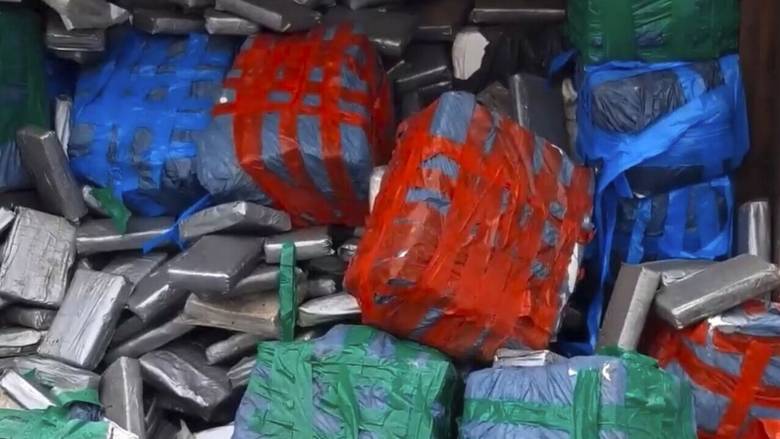 Σύλληψη 30χρονου στη Θεσσαλονίκη - Είχε κρύψει 2,5 κιλά κοκαΐνης σε ταμπλό αυτοκινήτου