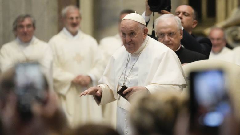 Στο νοσοκομείο ο Πάπας Φραγκίσκος