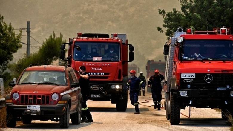 Φωτιά στον Ασπρόπυργο: Διακοπή κυκλοφορίας στην οδό Αγίου Γεωργίου