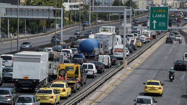 Κίνηση στους δρόμους: Στο «κόκκινο» ο Κηφισός