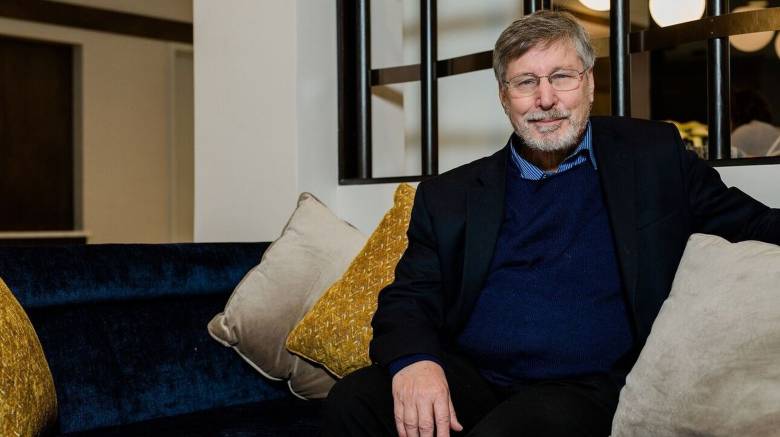 Dr. Bessel Van der Kolk για το ψυχικό τραύμα: Να ακούμε το σώμα μας και να μιλάμε