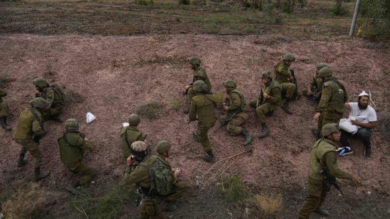 «Ήμασταν τυχεροί, αυτό είναι όλο» - Συγκλονιστικές μαρτυρίες από τη εισβολή μαχητών της Χαμάς