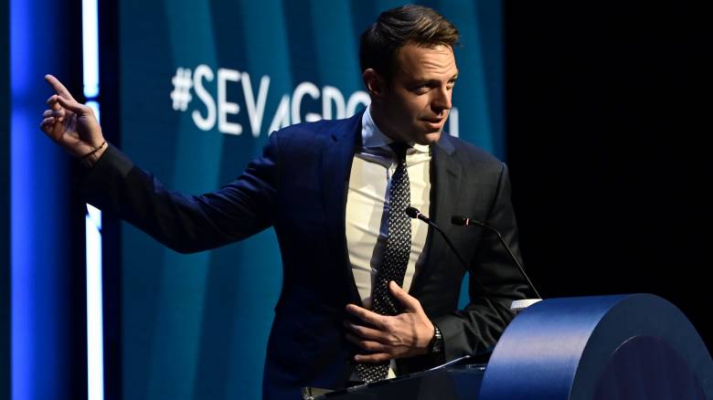 Κασσελάκης από ΣΕΒ: Ο Μητσοτάκης παριστάνει τον μέγα ευεργέτη του τόπου