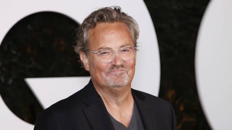 Matthew Perry: Τα «Φιλαράκια» συνόδευσαν τον Τσάντλερ στην τελευταία του κατοικία