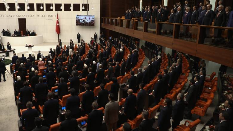 Τούρκος βουλευτής υπέστη καρδιακή προσβολή στο βήμα του κοινοβουλίου