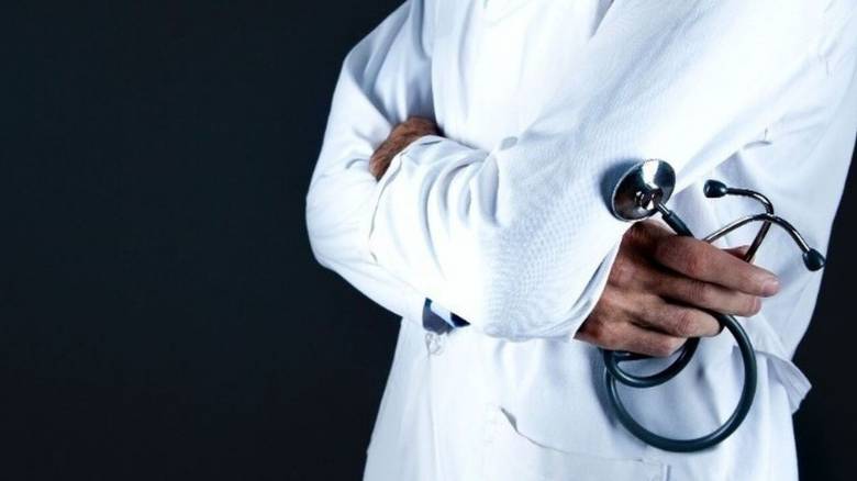 ΠΙΣ: Επίδομα 1.000 ευρώ σε κάθε γιατρό, που θα στηρίξει το ΕΣΥ