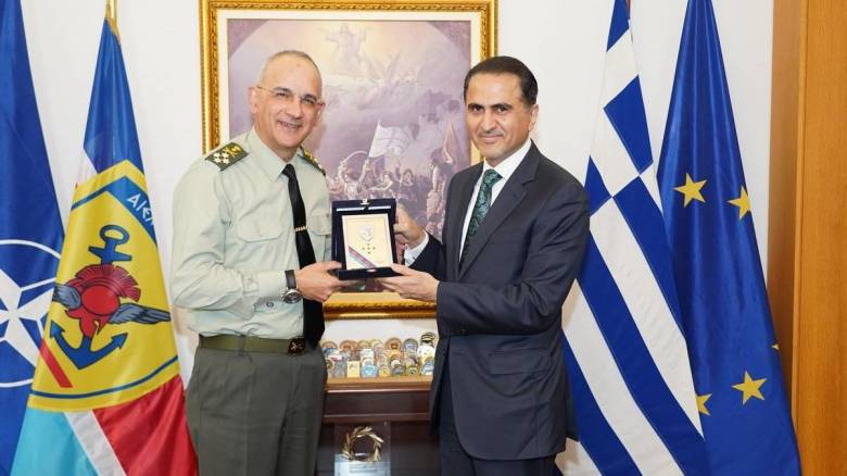 Συνάντηση του Αρχηγού ΓΕΕΘΑ με τον Πρέσβη του Κατάρ στην Ελλάδα