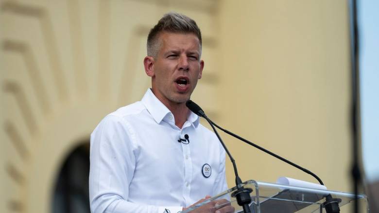 Ουγγαρία: Ο Πέτερ Μαγιάρ «φέρνει έναν αέρα σαν της Επανάστασης του 1956»