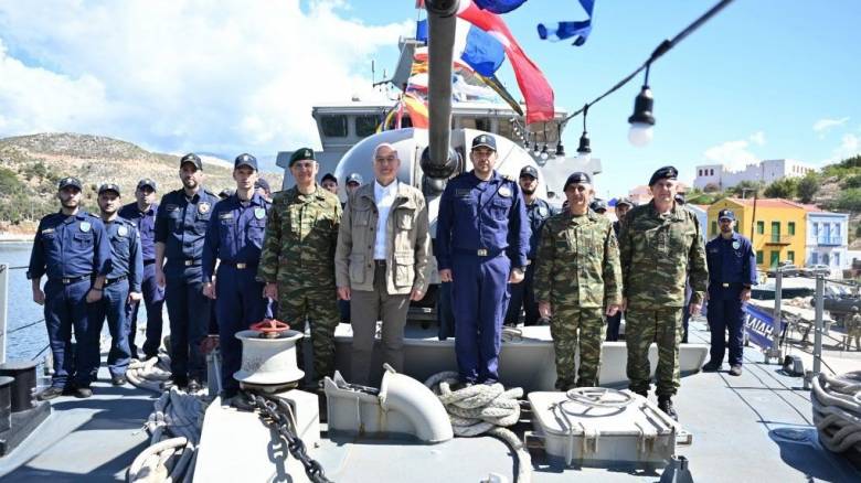 Στην πυραυλάκατο «Κρυσταλλίδης» και στο λιμάνι της Μεγίστης ο Ν. Δένδιας