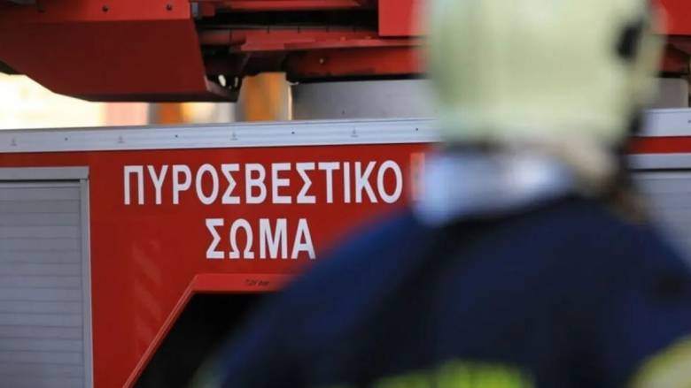 Φωτιά σε διαμέρισμα στην Αγία Παρασκευή - Επιχειρούν δυνάμεις της Πυροσβεστικής