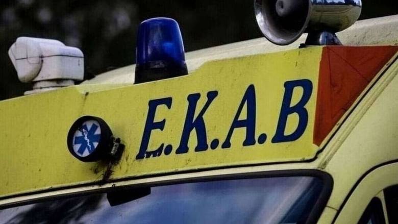 Θεσσαλονίκη: Διασώστης του ΕΚΑΒ παρασύρθηκε από ΙΧ την στιγμή που βοηθούσε σε τροχαίο