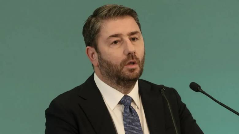 Ανδρουλάκης: «Χιλιάδες πολίτες βιώνουν ένα καλοκαίρι ακρίβειας και νιώθουν ξένοι στον τόπο τους»