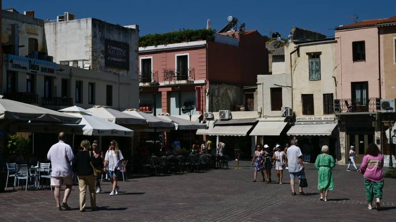 Κρήτη, Νάξος και Ιος ψηλά στις προτιμήσεις των Ελβετών τουριστών - Πόλος έλξης οι μοναδικές παραλίες