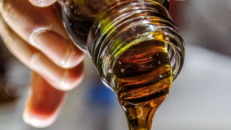 Θεσσαλονίκη: 52χρονος πούλαγε νοθευμένο λάδι – Κατασχέθηκαν 35 πλαστικά δοχεία