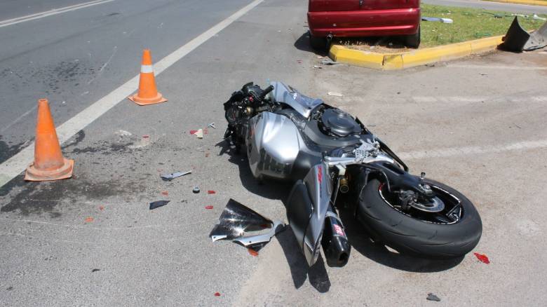 Θεσσαλονίκη: Τροχαίο με σύγκρουση μοτοσικλετών - Τρεις τραυματίες