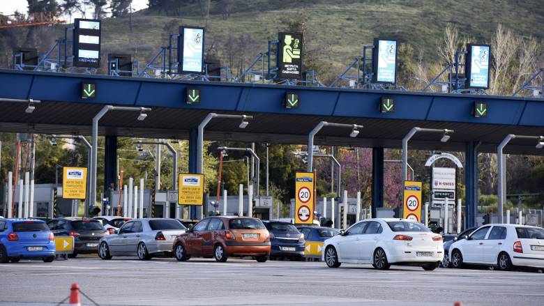 Έξοδος Αγίου Πνεύματος: Αυξημένη κίνηση στον Πειραιά - Στο 90% η πληρότητα στα πλοία για Κυκλάδες