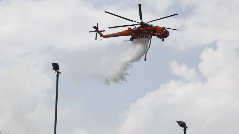 Κυκλοφοριακές ρυθμίσεις λόγω της πυρκαγιάς στα Γλυκά Νερά