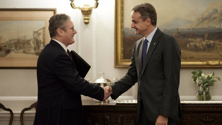 Tι αλλάζει στις ελληνοβρετανικές σχέσεις μετά τη νίκη Στάρμερ