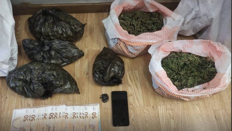 Στον εισαγγελέα 42χρονος για εργαστήριο καλλιέργειας κάνναβης  στο Ίλιον