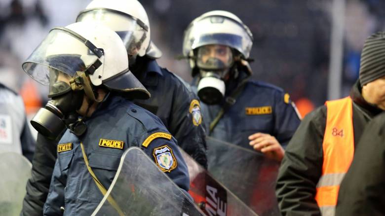 Πάτρα: Επεισόδια και δακρυγόνα στην πορεία μνήμης για τον Παύλο Φύσσα (pic&vid)