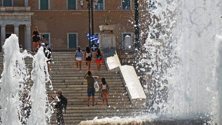 Καιρός: Επιμένει ο καύσωνας  - Στους 42 βαθμούς ο υδράργυρος με μπόρες στα ορεινά