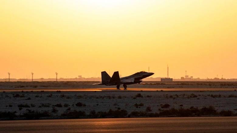 Μέση Ανατολή: Η προειδοποίηση των ΗΠΑ σε Ιράν, τα F22 και η απάντηση του Ισραήλ στο πιθανό «χτύπημα»