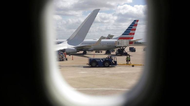 Τραγωδία στο Σικάγο: Γυναίκα έχασε τη ζωή της όταν παγιδεύτηκε σε μηχάνημα παραλαβής αποσκευών