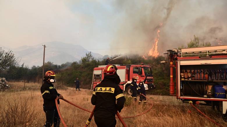 Οδηγίες της ΕΛ.ΑΣ. στους πολίτες: «Να μην επιστρέφουν σε περιοχές που έχουν καεί»