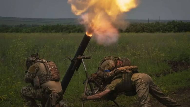 Ουκρανία: Νεκρή 17χρονη από ρωσική πυραυλική επίθεση στο Χάρκοβο - Εννέα τραυματίες