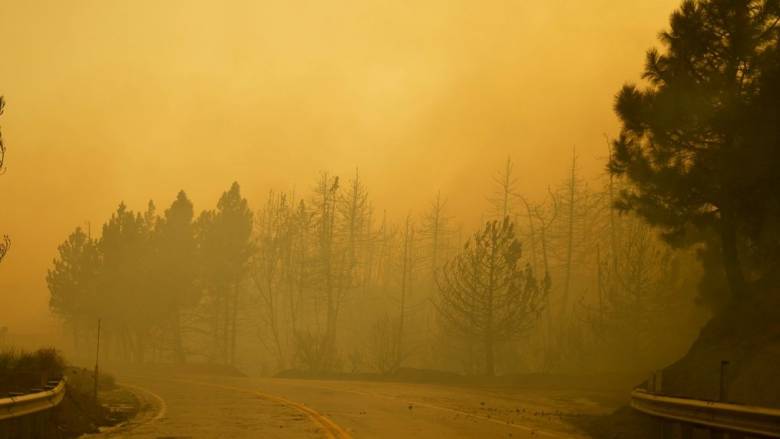 Στις φλόγες χιλιάδες στρέμματα στο Σαν Μπερναντίνο των ΗΠΑ - Εντολή για εκκενώσεις