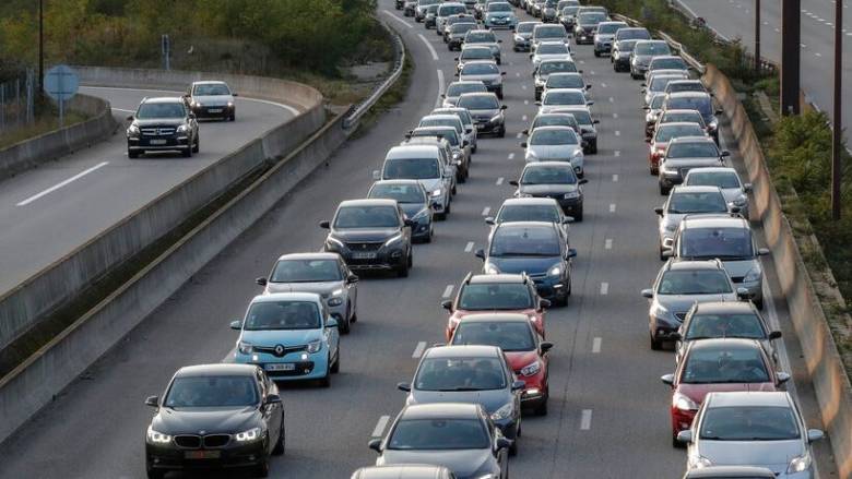 Θύελλα αντιδράσεων για τη μείωση του ορίου ταχύτητας στον Περιφερειακό του Παρισιού