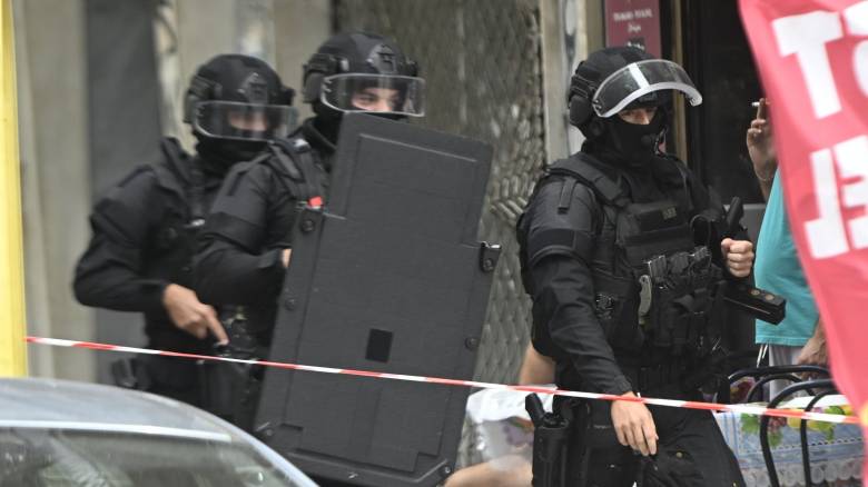 Σε εξέλιξη αστυνομική επιχείρηση στην Δυτική Αττική - Έχουν γίνει τρεις συλλήψεις
