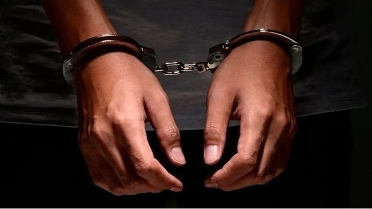 Χολαργός: Η στιγμή της σύλληψης του ανήλικου που μαχαίρωσε 14χρονο