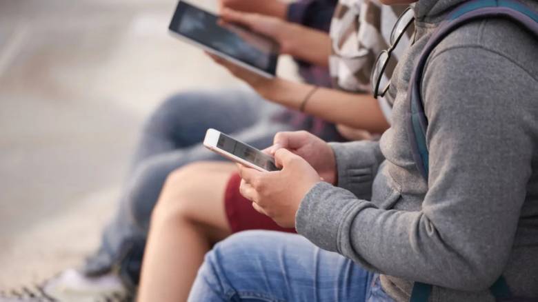 Η Αυστραλία προωθεί νομοθετική ρύθμιση για απαγόρευση του YouTube σε παιδιά κάτω των 16 ετών