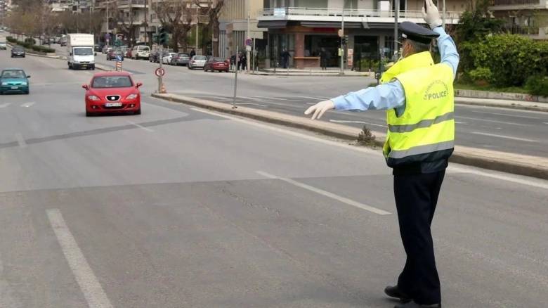 Θεσσαλονίκη: Αυτοκίνητο τραυμάτισε τροχονόμο κατά τη διάρκεια Μαραθωνίου