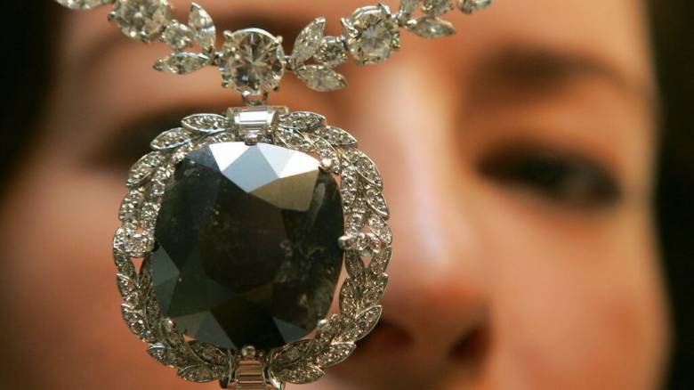 Το διαμάντι «Idol's Eye» έβαλε σε διαμάχη δύο φατρίες της βασιλικής οικογένειας του Κατάρ