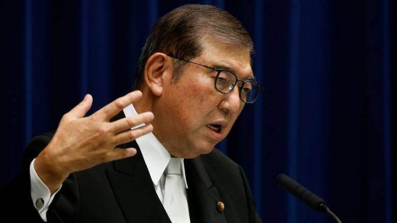 Ο πρωθυπουργός της Ιαπωνίας αποκοιμήθηκε την ώρα της επανεκλογής του