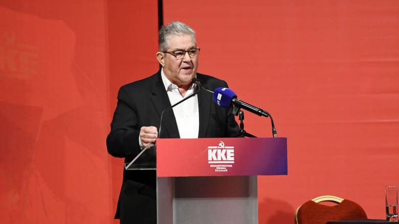 Κουτσούμπας: Βολική αντιπολίτευση το ΠΑΣΟΚ – Καλό παιδί του συστήματος ο ΣΥΡΙΖΑ