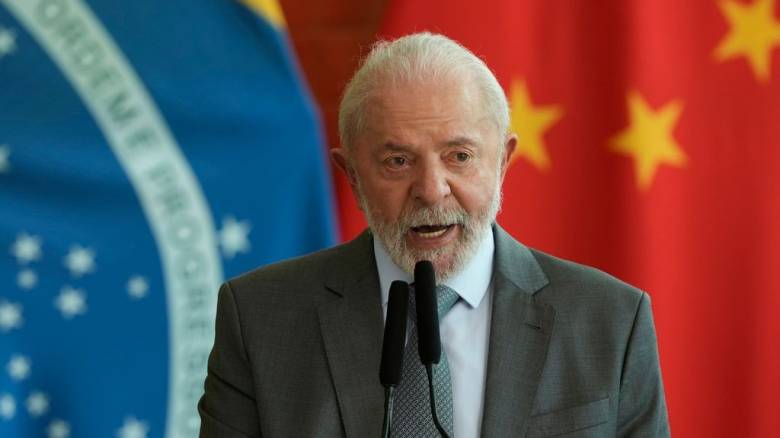 «Γκροτέσκο σκηνικό» η αντιπαράθεση μεταξύ Τραμπ και Ζελένσκι, δηλώνει ο Βραζιλιάνος πρόεδρος