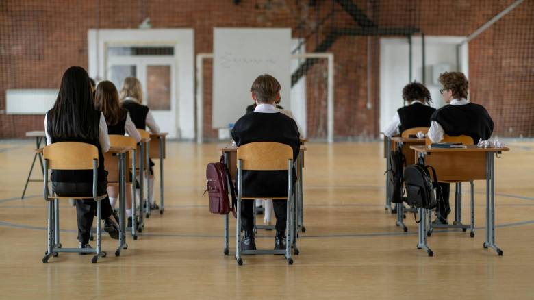 Σχολικό βιβλίο στη Ρωσία αναφέρει ότι η «χώρα αναγκάστηκε να εισβάλει στην Ουκρανία»