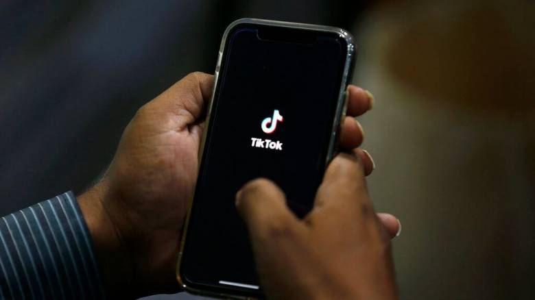 Στην ορκωμοσία Τραμπ ο CEO του TikTok - Πώς σχεδιάζει να το κρατήσει «ζωντανό» ο νέος πρόεδρος