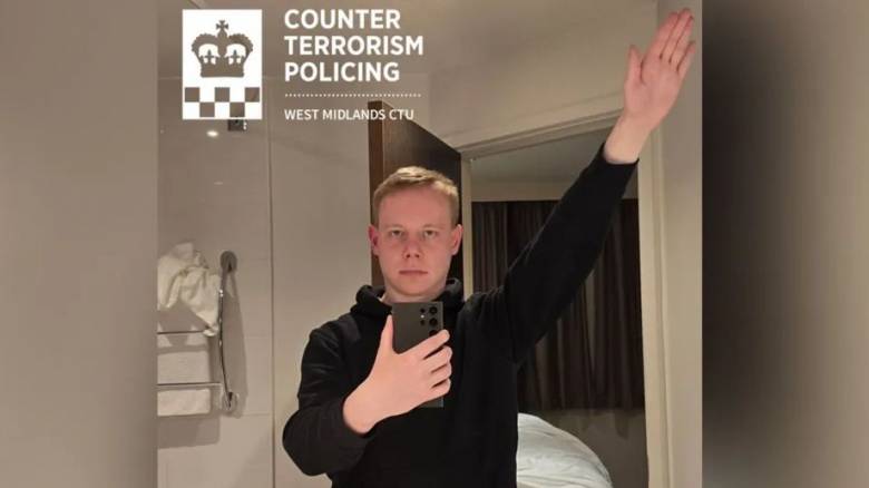 Βρετανός νεοναζί καταδικάστηκε σε ισόβια κάθειρξη γιατί αποπειράθηκε να σκοτώσει πρόσφυγα