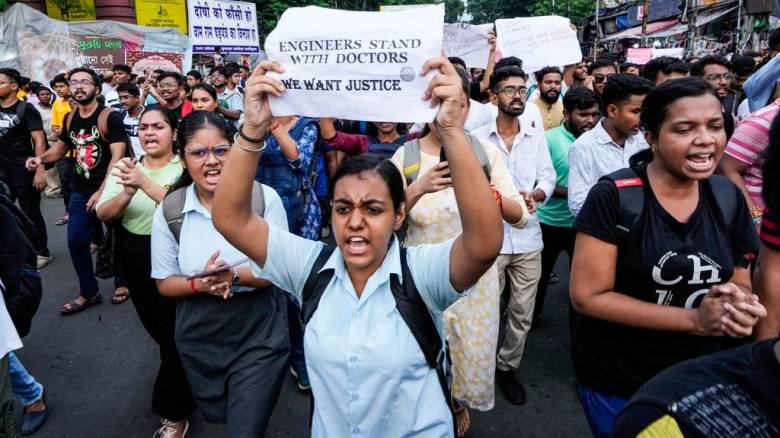 Ινδία: Καταδικάστηκε εθελοντής της αστυνομίας για βιασμό και δολοφονίας γιατρίνας