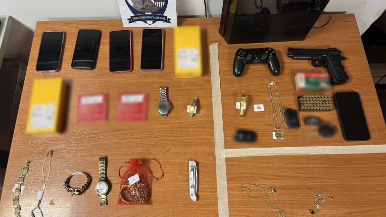 Εξαρθρώθηκε εγκληματική οργάνωση που εισέβαλε σε οικίες στην Αττική (pics & vid)