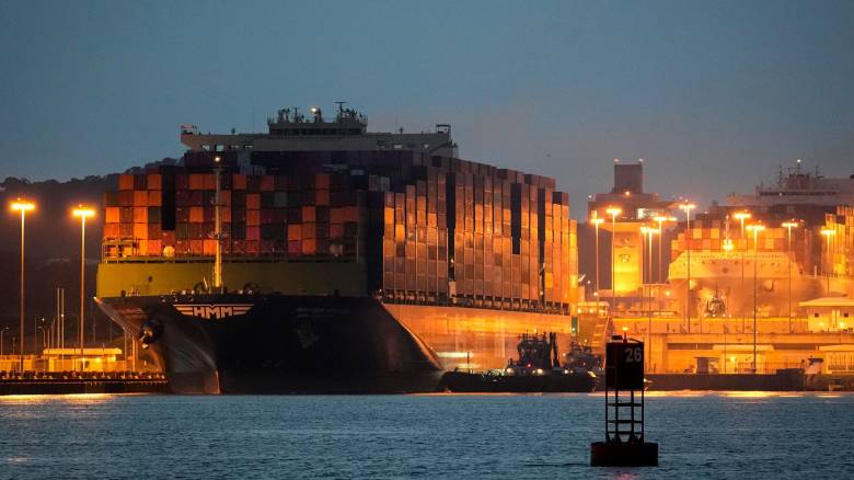 Τα σχέδια Τραμπ για Γροιλανδία και Διώρυγα του Παναμά - Σίγουρος ότι θα αναλάβει τον έλεγχό τους