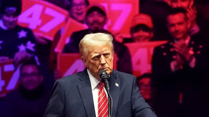 Ο Τραμπ ετοιμάζει επενδυτικό μπαράζ 500 δισ. δολαρίων στην τεχνητή νοημοσύνη