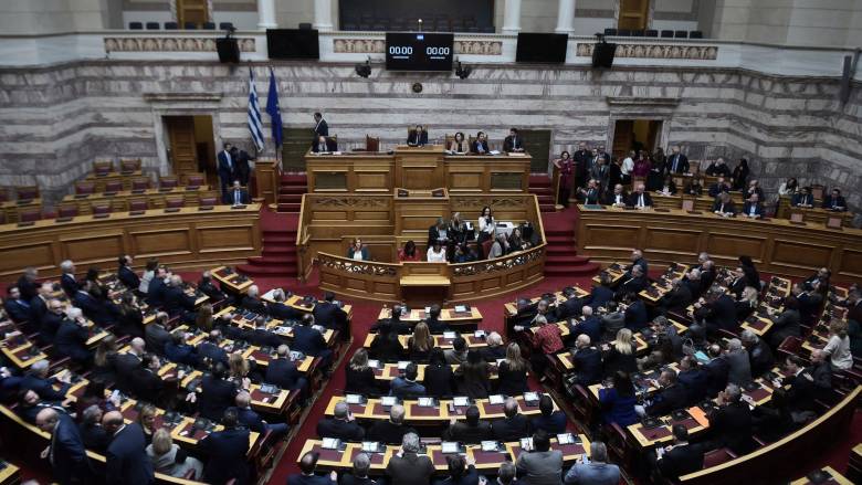 Στη γραμματεία του Προέδρου της Βουλής οι τέσσερις προτάσεις για τον νέο ΠτΔ