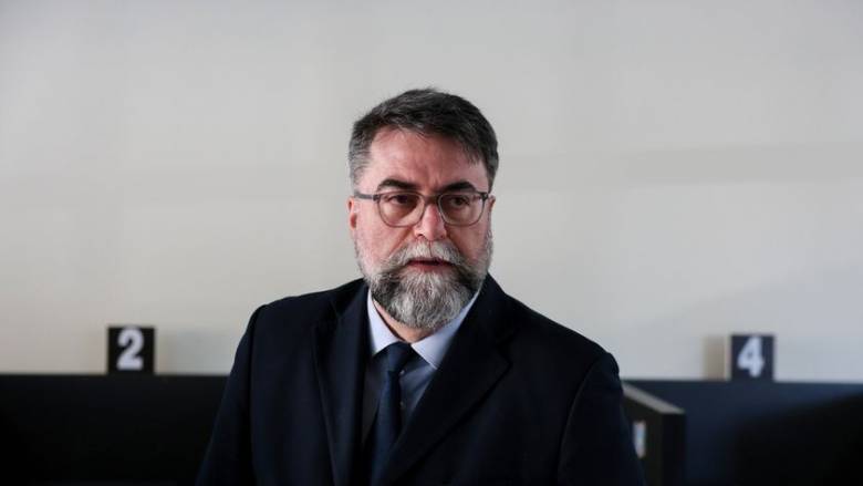 Συνάντηση Οικονόμου με ιδιοκτήτες και οδηγούς ταξί για τη χρήση λεωφορειολωρίδων