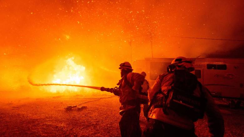 Νέο πύρινο μέτωπο στην Καλιφόρνια: «Στάχτη» χιλιάδες στρέμματα - Σπεύδει στην πολιτεία ο Τραμπ